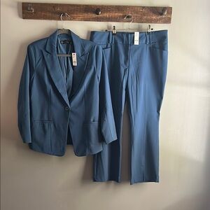 New York & Company Blue Blazer and Pants Modern Fit